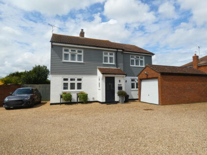 Chandlers Close, CO5 8DY