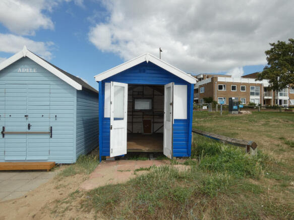 0 Bedroom Beach Hut for Sale