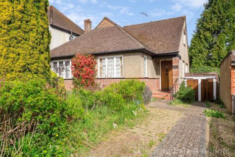 Oaklands Avenue, Oxhey Hall