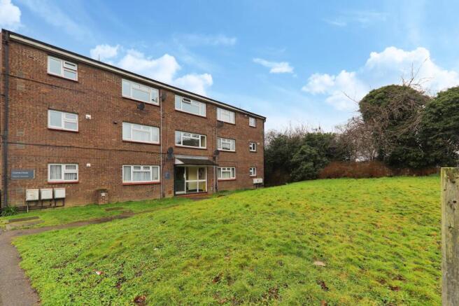 Ext - Curtis Close