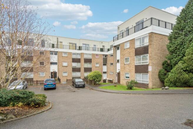 Ext - Ashleigh Court