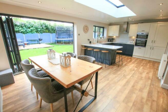 OPEN PLAN LIVING DINING KITCHEN