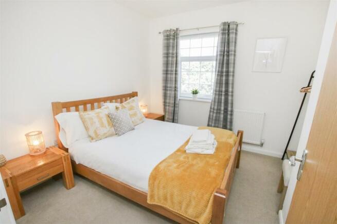 BEDROOM 2