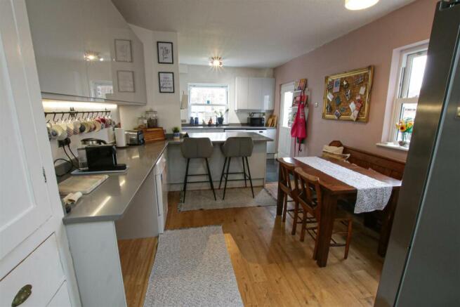 OPEN PLAN DINING KITCHEN