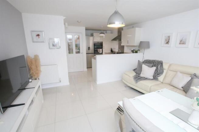 OPEN PLAN LIVING DINING KITCHEN