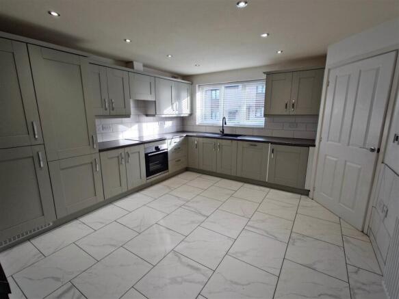 OPEN PLAN DINING KITCHEN