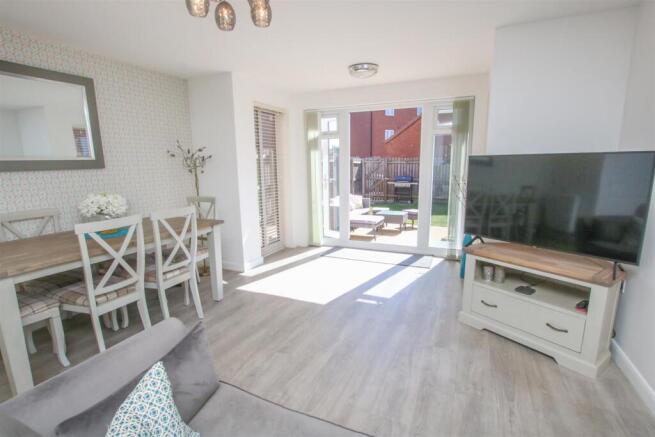 OPEN PLAN LIVING DINING KITCHEN