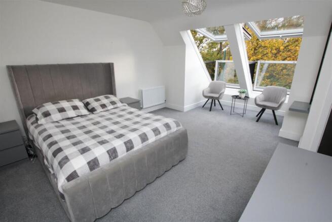 PRINCIPLE BEDROOM SUITE