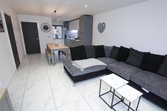 OPEN PLAN LIVING/ DINING /KITCHEN