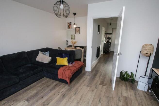 OPEN PLAN LIVING & DINING ROOM