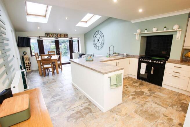 OPEN PLAN LIVING/DINING/KITCHEN