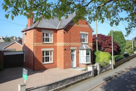 Broadway, Builth Wells, LD2