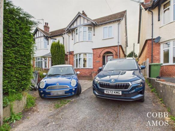 Front driveway photo 1.jpg