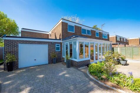 Giffard Drive, Farnborough