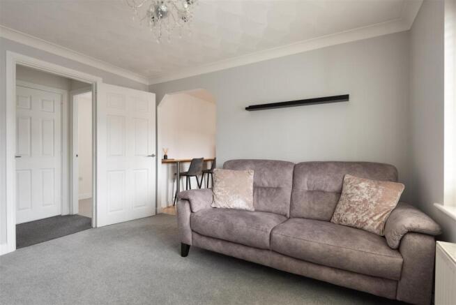 49 St Matthews Close-10.jpg