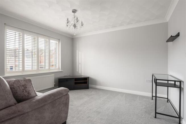49 St Matthews Close-5.jpg