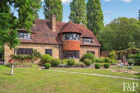 Christmas Lane, Farnham Common, Buckinghamshire, SL2