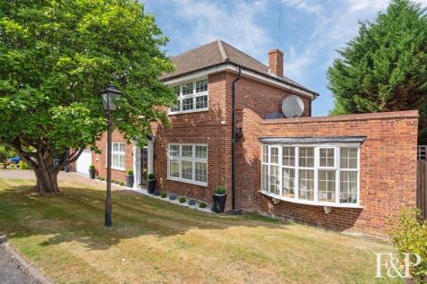 St. Huberts Close, Gerrards Cross