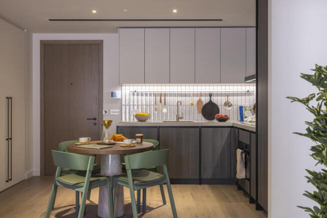 1 bedroom show apartment