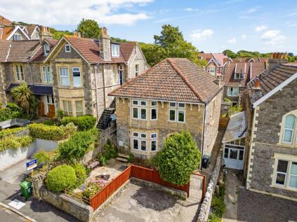 Shrubbery Walk, Weston-super-Mare - SEA VIEWS