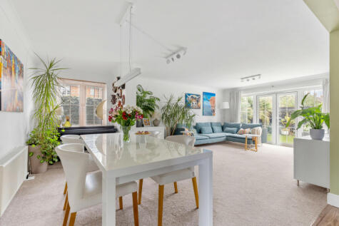 Nursery Gardens, Chichester, PO19