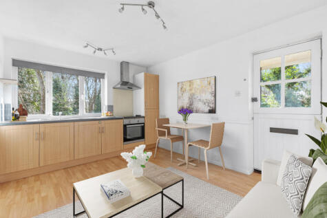 Oakwood Close, Midhurst, GU29