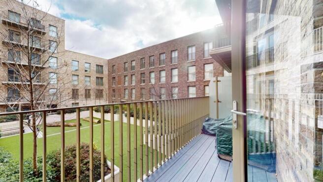 1bedroom, 1 bathroom for sale at Gally house,E16 b