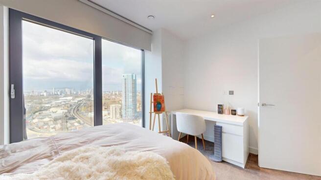 Bedroom with London view at E14