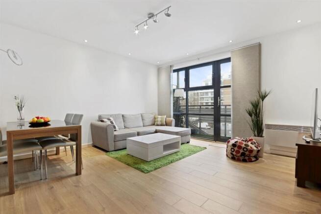 Property for rent in E14.jpg