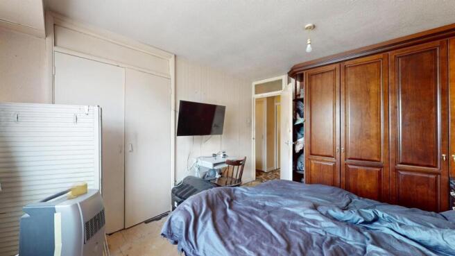 Large Bedroom Flat - For Sale - E16