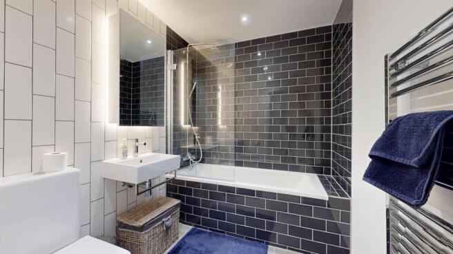 Moder, New Bathroom with Bathtub  at Royal Crest A