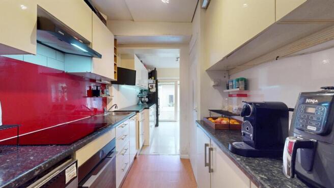 Big House for sale by Barrain London