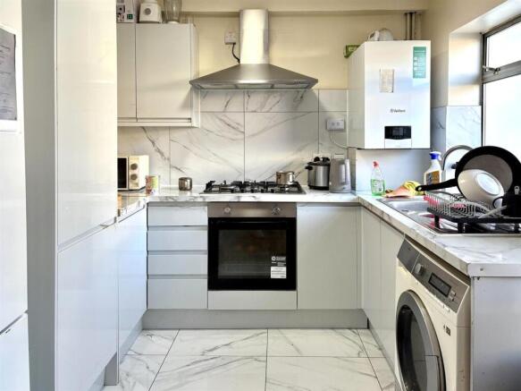 Kempton Rd, E6 For Rent by Barrain London Estate A
