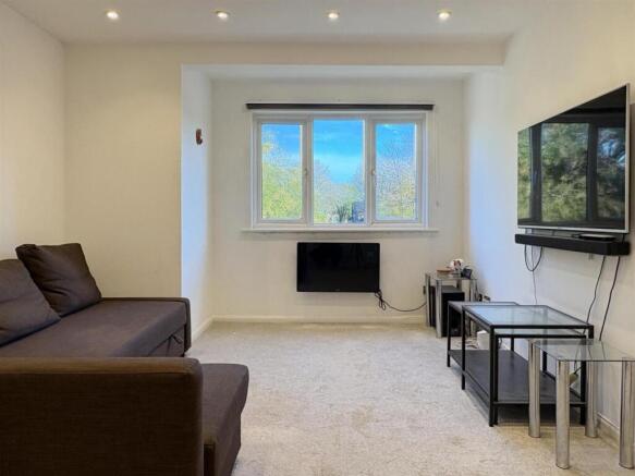 Jade Close E16, 1 bedroom flat for sale - by Barra