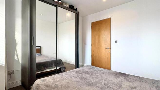 Property to rent by Barrain London