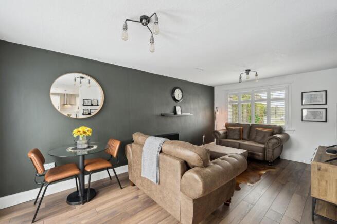 Lounge/ Dining Room