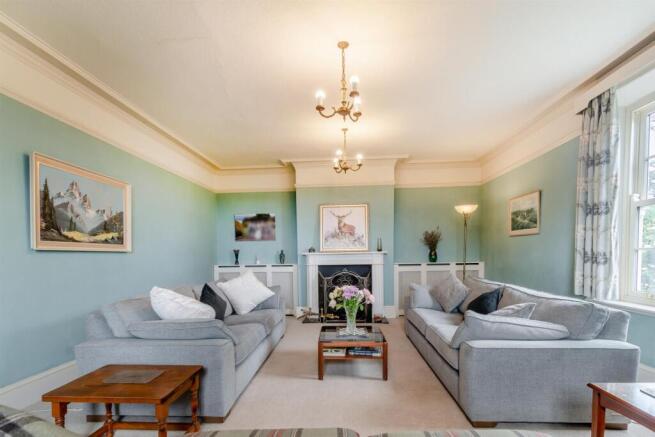 8653107-interior18.jpg