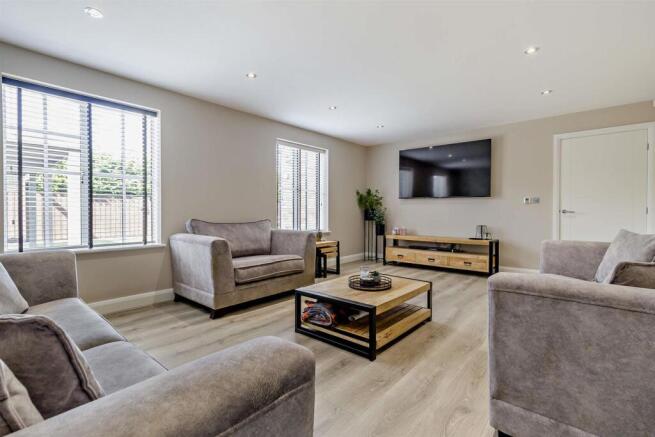 8661077-interior18-800.jpg