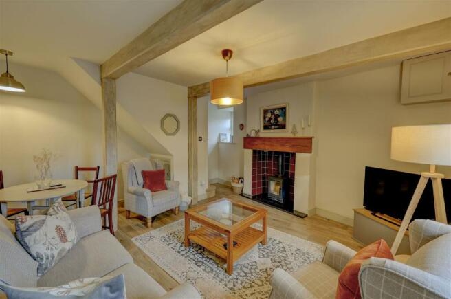 Lounge & Dining