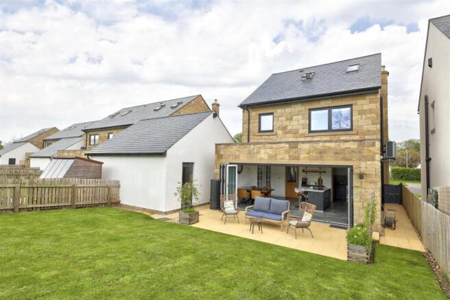 3 Arthurs Place