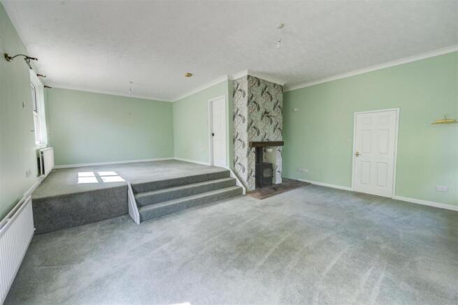 Lounge / Dining Room