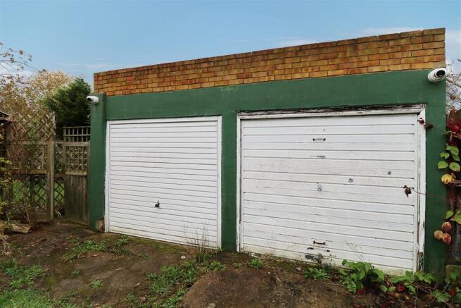 REAR DOUBLE GARAGE