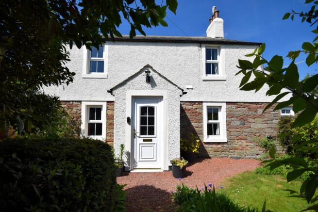 Country Cottage Near Dalston