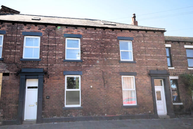 Centrally located 3 bedroom property available to