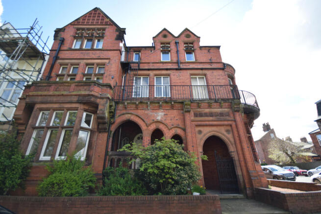 Flat 6 Red Gables, Chatsworth Square
