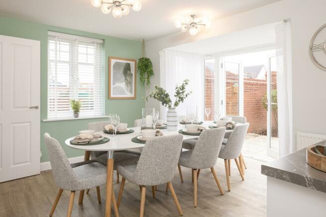 Dining area in a 3 bed Hollinwood