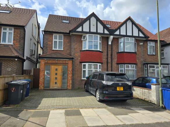 A beautiful six bedroom semi detached house in th