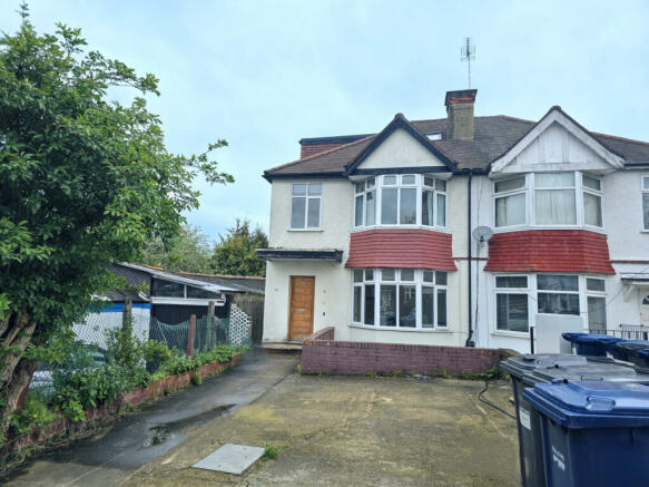 A Spacious three bedroom converted property with 