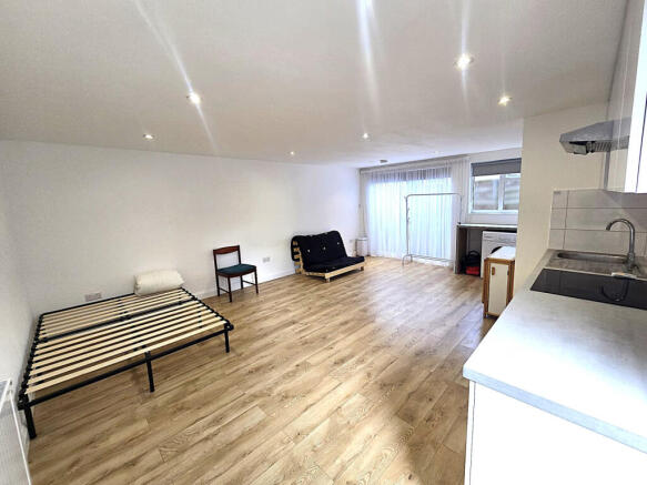 A fully self contained spacious studio with all b