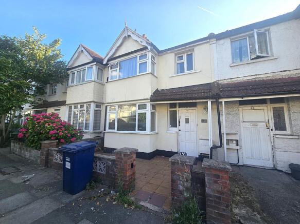 A family friendly 3 bedroom mid terrace family ho